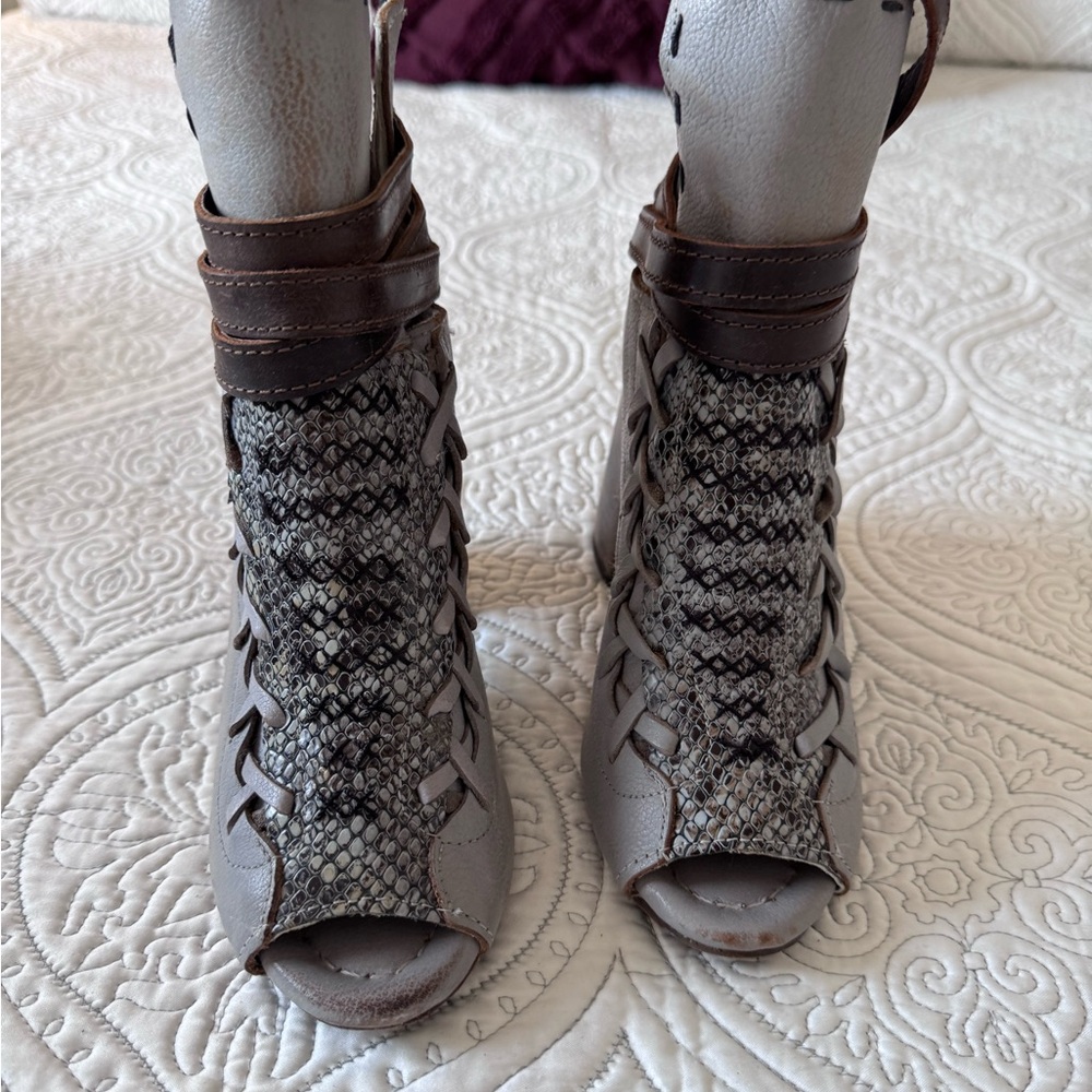 Freebird Eagle Gray and Brown Open-Toe Boots
